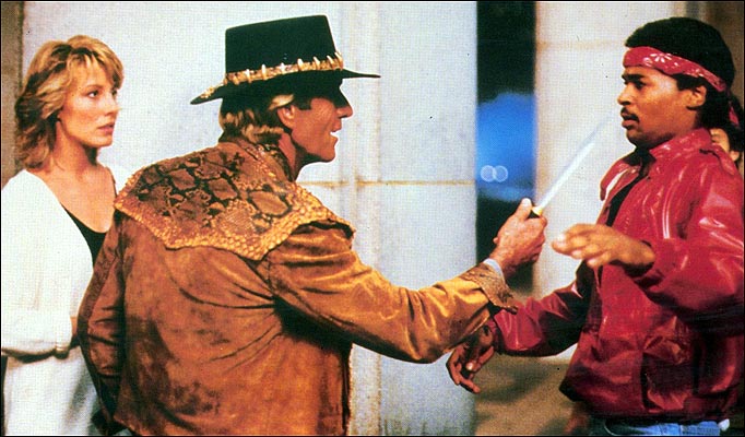 Crocodile Dundee Movie scene getting robbed that's not a knife, that's a knife