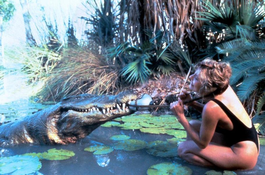 Crocodile Dundee Scene Sue Getting Attacked By Crocodile Camera Bite