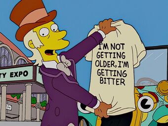 GooseGladwell The Simpsons Holding T-shirt I'm Not Getting Older I'm Getting Bitter